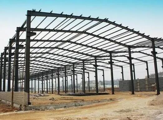  在面對襄陽鋼結(jié)構(gòu)廠房屋面瓦我們應(yīng)該怎么選擇？