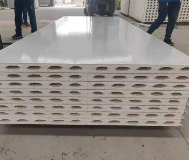 遠大彩鋼生產(chǎn)的襄陽凈化板材應注意哪些方面？