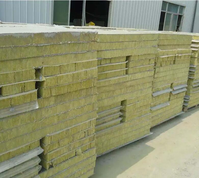 無機(jī)纖維噴涂棉與襄陽巖棉板有哪些差別？